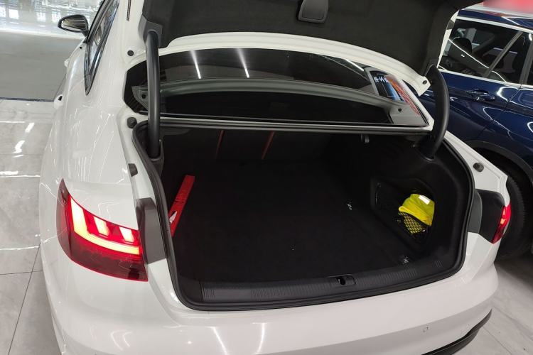 Used Audi A4L 2022 40 TFSI Luxury Dynamic Model
