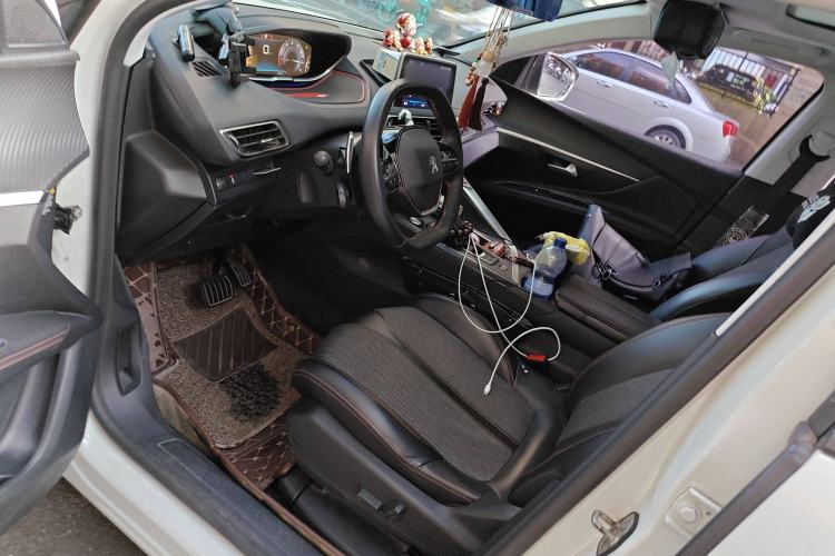 Used Peugeot 5008 2017 350THP 7-Seater Elite Edition Driver Seat