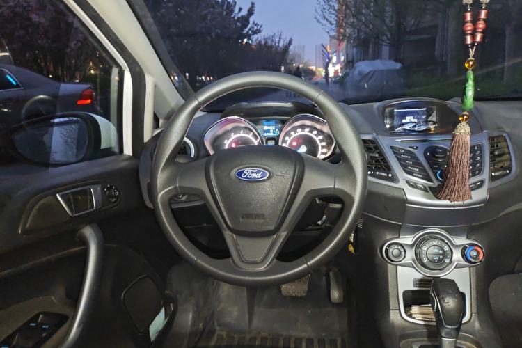 Used Ford Fiesta 2013 Hatchback 1.5L Automatic Fashion Edition Steering Wheel