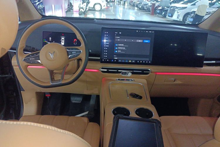 Used VOYAH Dream 2025 PHEV Four-Wheel-Drive Flagship Kunpeng Edition
