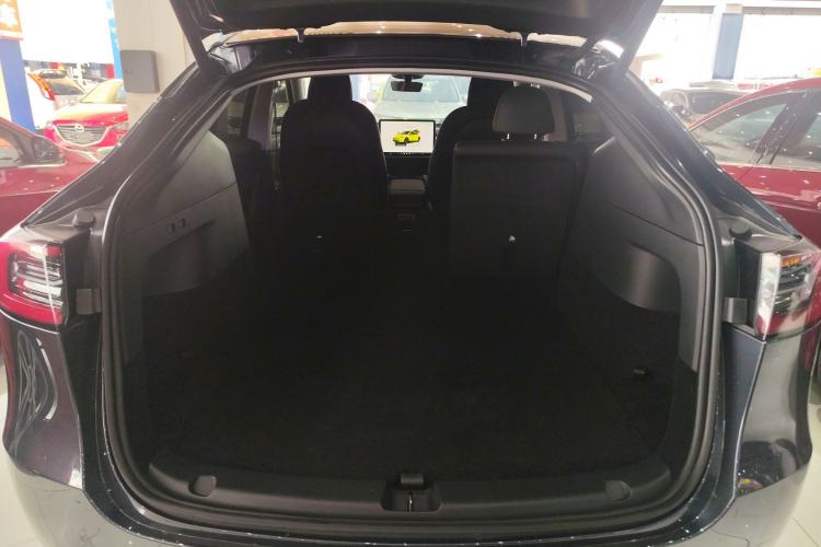 Used Tesla Model Y 2024 Long-Range All-Wheel-Drive Version Trunk