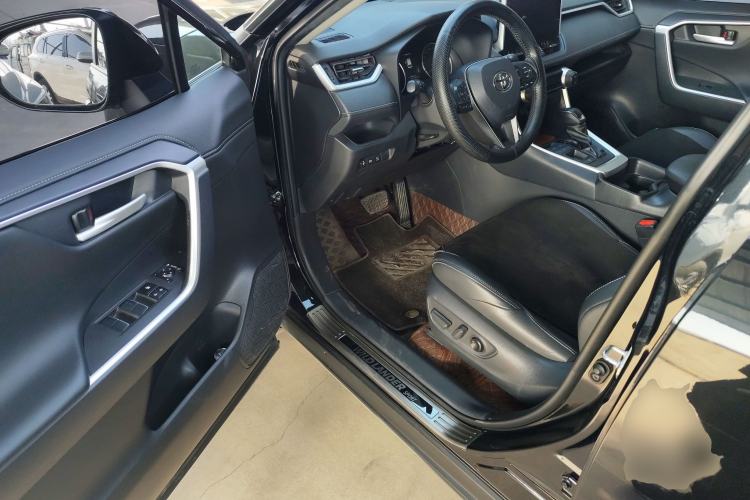 Used Toyota Wildlander 2022 Dual-Engine 2.5L E-CVT Two-Wheel Drive Luxury PLUS Edition