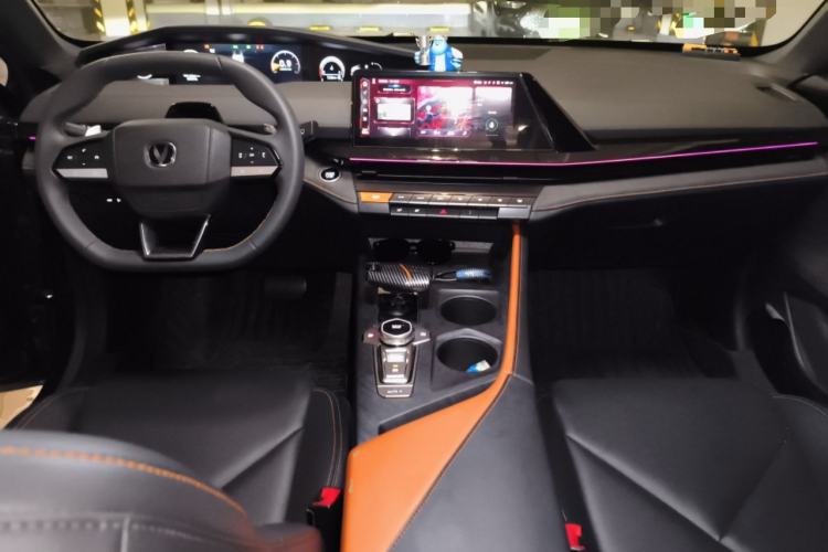 Used CHANGAN UNI-V 2022 1.5T Prestige Version Center Console