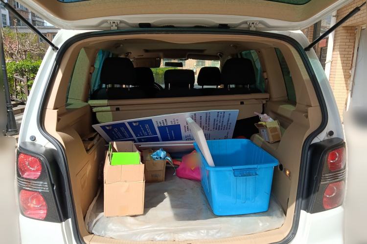 Used Volkswagen Touran 2011 1.4T DSG ZhiZhen Edition 5 Seats Trunk