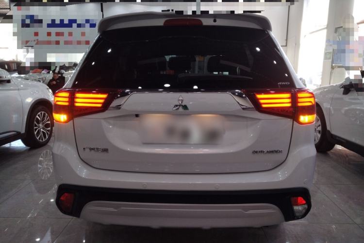 Used Mitsubishi Outlander 2020 2.4L 4x4 Zhi Xiang Edition 5 Seats