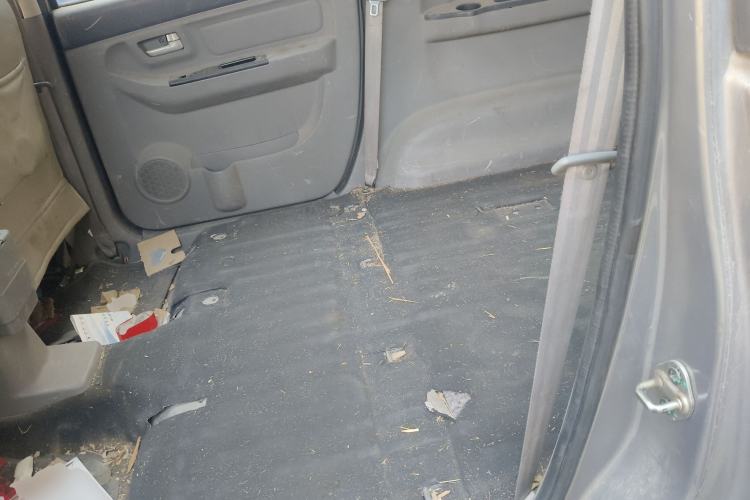 Used BAIC Weiwang M20 2013 1.5L Practical Version BJ415A Left Rear Seat