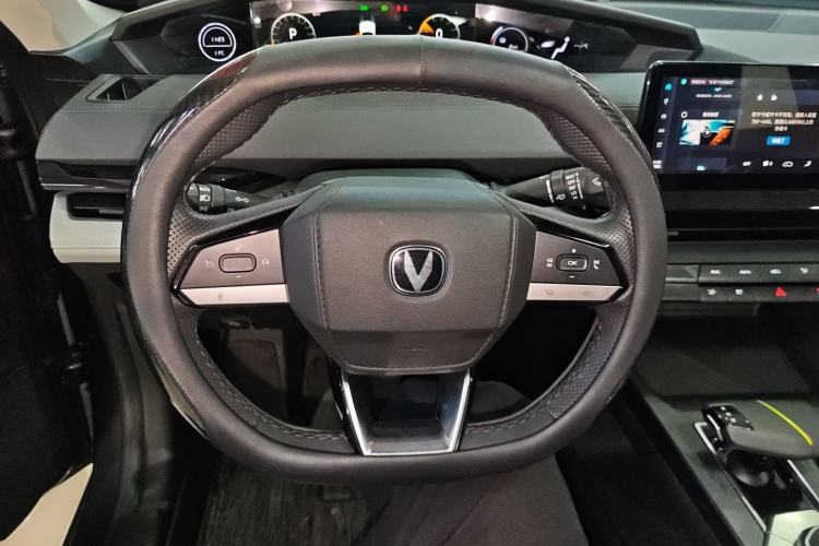 Used Changan UNI-V iDD 2023 ZhiDian iDD 1.5T 113km Smart & Fun Version