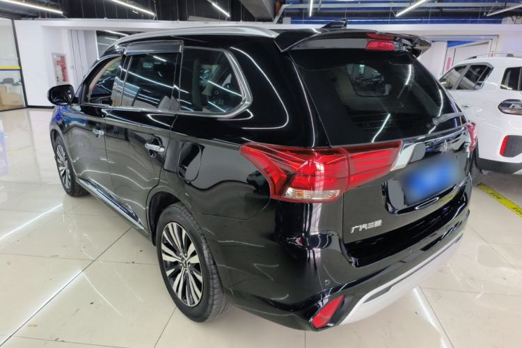 Used Mitsubishi Outlander 2020 2.4L 4x4 Zhi Xiang Edition 5 Seats