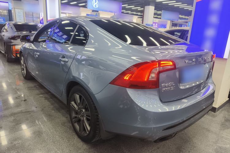 Used Volvo S60 2017 S60L T5 Zhiyue Edition
