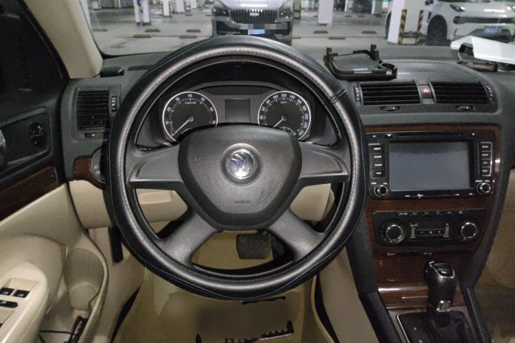 Used Skoda Octavia 2014 1.6L Automatic Yijun Edition Steering Wheel