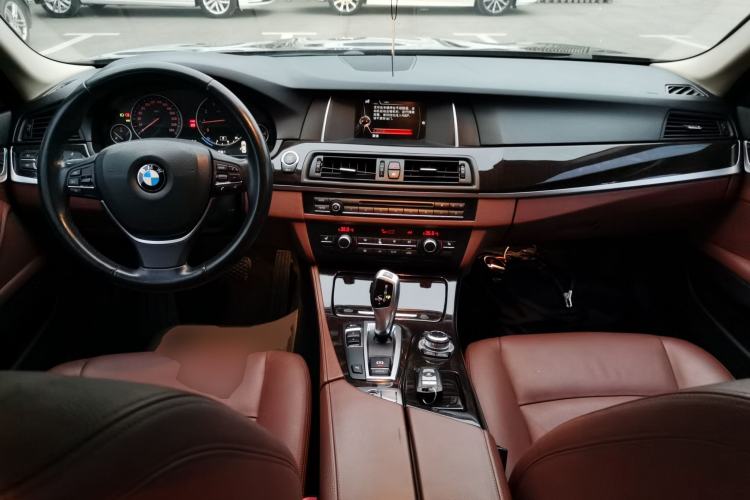 Used BMW 5 Series 2017 525Li Leading Model
