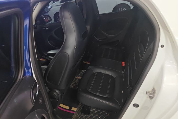 Used smart forfour 2016 0.9T 66 kW Pioneer Edition