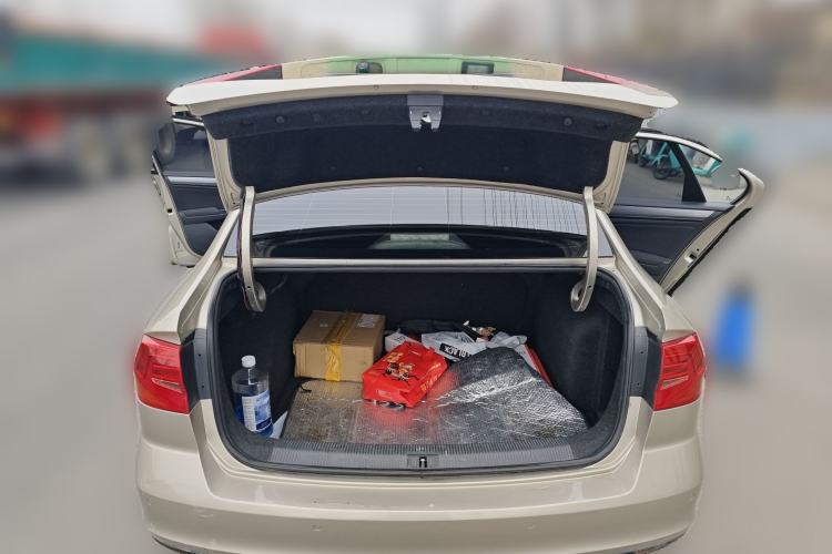 Used Volkswagen Bora 2017 1.6L Automatic Fashion Model