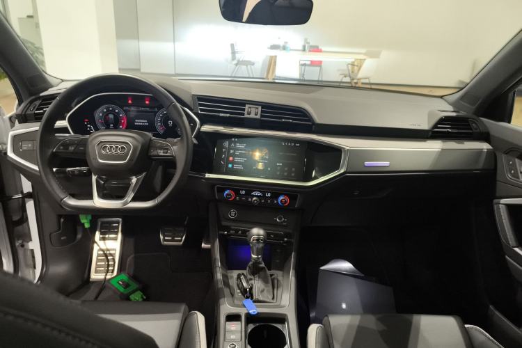 Used Audi Q3 2024 40 TFSI Fashion Dynamic Model
