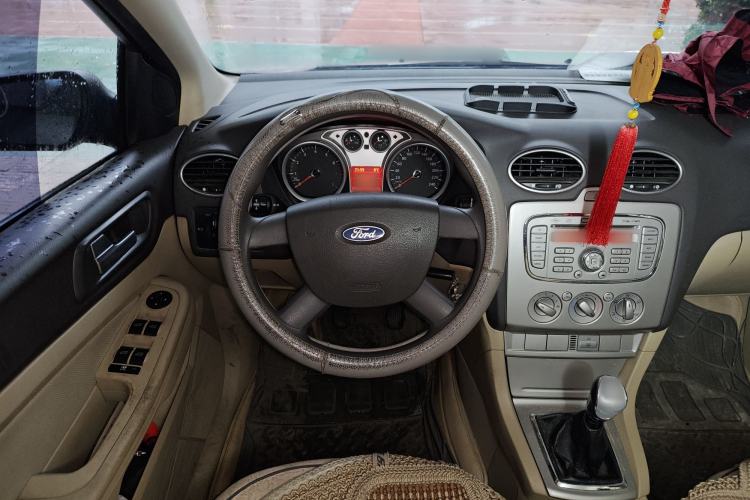 Used Ford Focus 2013 Sedan Classic 1.8L Manual Base Model