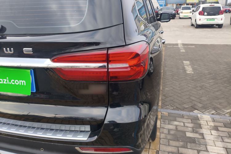 Used Roewe RX8 2018 30T Smart Connectivity All-Wheel Drive Supreme Edition