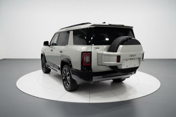 Used Formula Leopard 8 2025 Smart & Brave Flagship Edition 7 Seats
