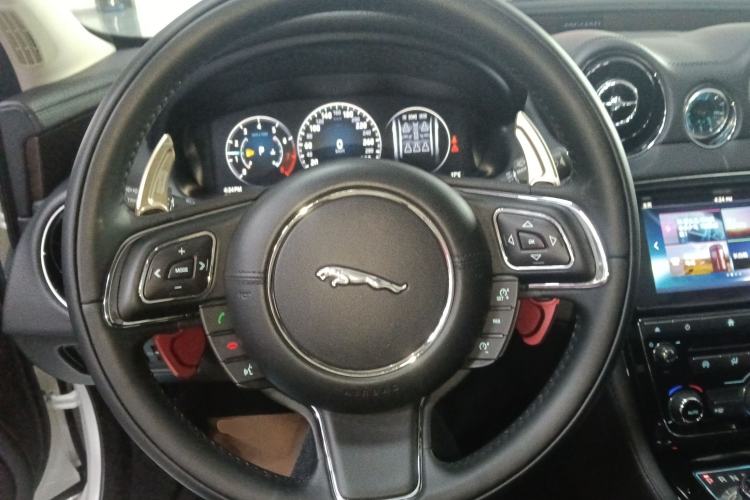 Used Jaguar XJ 2016 XJL 2.0T Two-Wheel-Drive Elegant Business Edition
