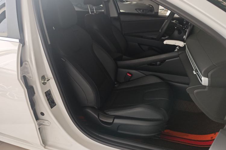 Used Hyundai Elantra 2023 1.5L CVT GLX Elite Edition Right Front Seat