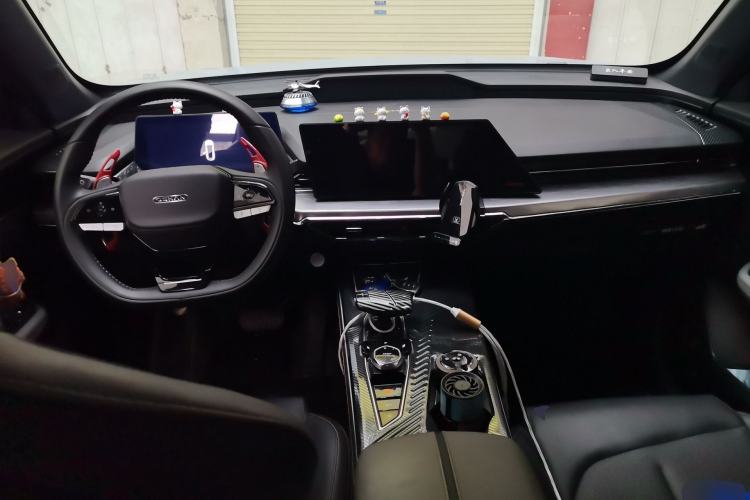 Used CHANGAN OSHAN Z6 New Energy 2023 ZhiDian iDD 150KM Flagship PLUS Center Console