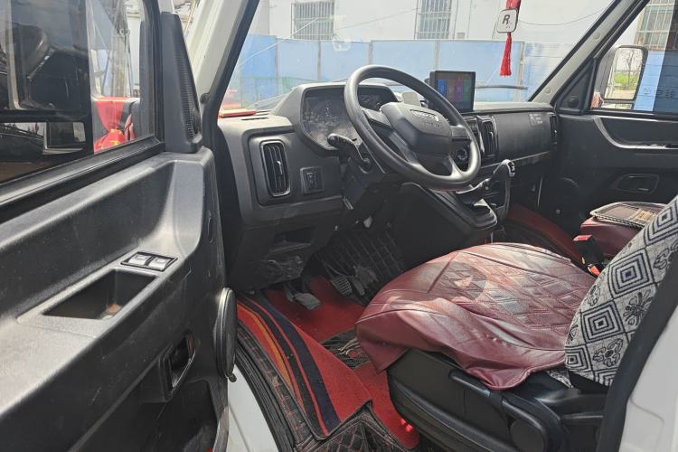 Used Iveco Daily 2023 2.5T A37M1 Long Wheelbase Mid-Roof Dual-Tire Side-Sliding Doors 5-9 Seats