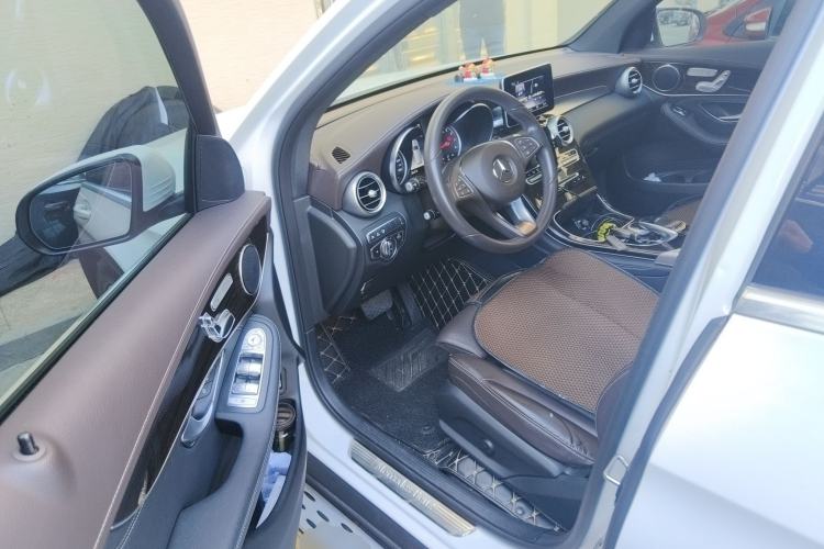 Used Mercedes-Benz GLC 2018 GLC 260 4MATIC Luxury Model
