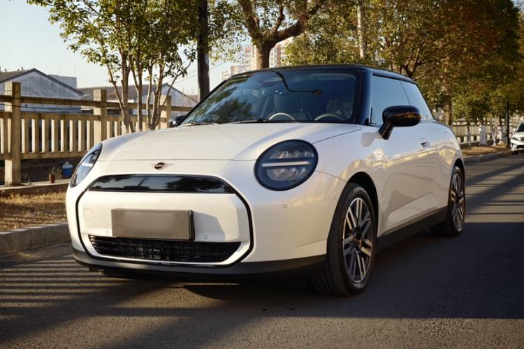 Used MINI Electric COOPER 2025 Model Facelift 466km COOPER E Classic Style