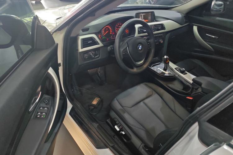 Used BMW 3 Series GT 2016 320i Fashion Model
