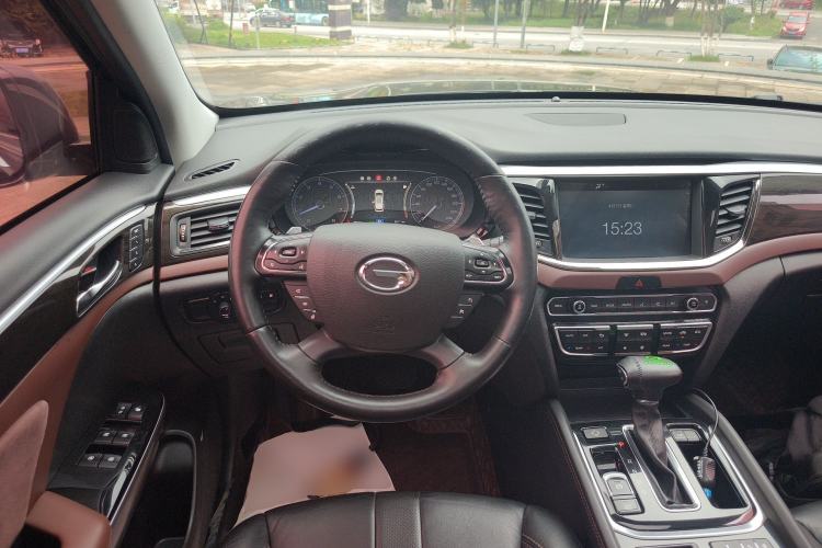 Used GAC Trumpchi GS8 2017 320T Two-Wheel Drive Luxury Smart Connectivity Version (7 Seats) Steering Wheel