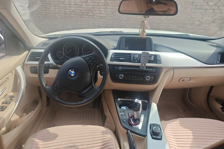 Used BMW 3 Series 2015 320i Luxury Line Stylish Edition
