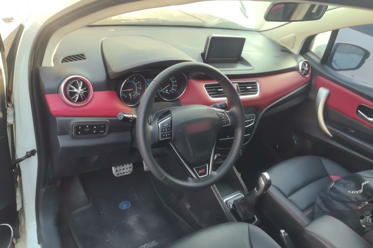 Used Haval H1 2015 1.5L AMT Luxury Model
