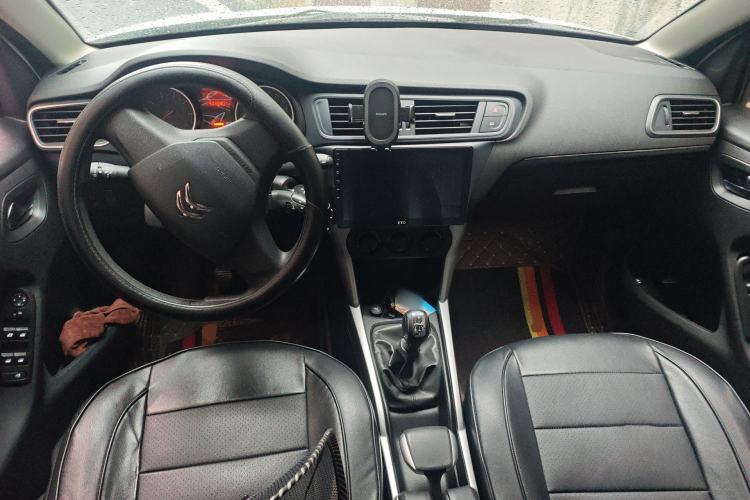 Used Citroen C3-XR 2015 1.6L Manual Fashion Edition Center Console