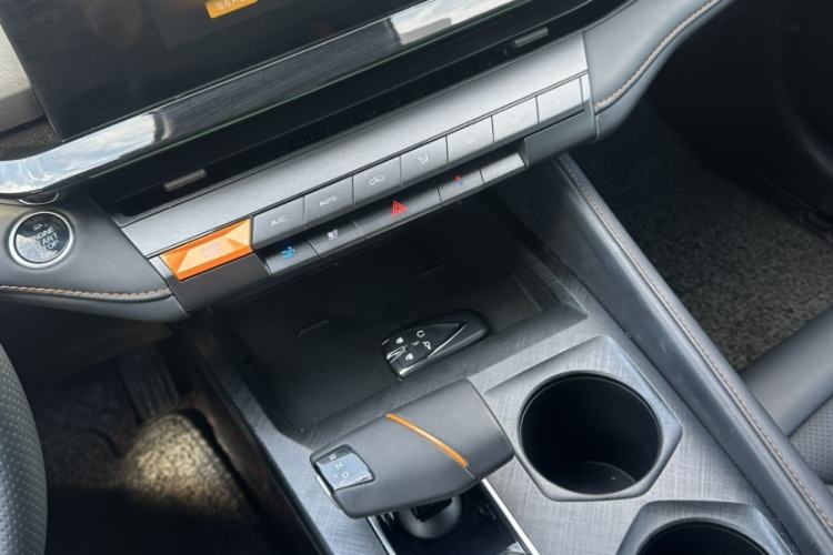 Used CHANGAN UNI-V 2023 1.5T Prestige Model
