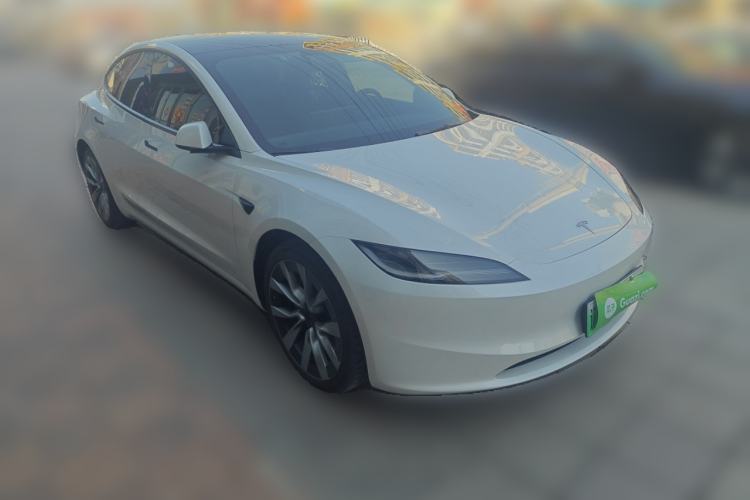 Used Tesla Model 3 2023 Long-Range All-Wheel-Drive Version
