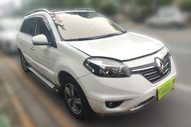 Used Renault Koleos 2014 2.5L 4x4 Comfort Edition Front Right 45 Deg