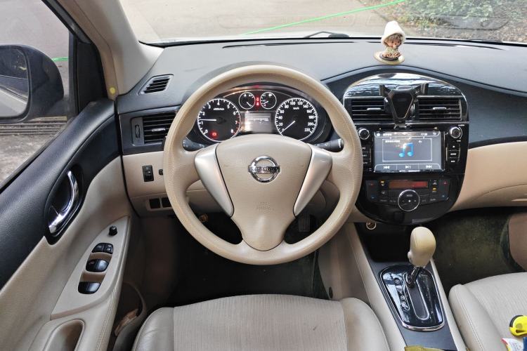 Used Nissan Tiida 2013 1.6L CVT Cool Cafe Edition
