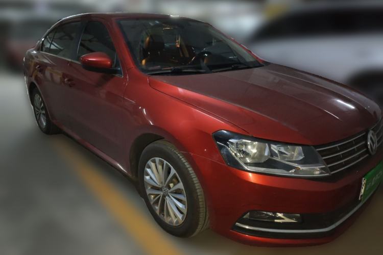 Used Volkswagen Lavida 2015 1.6L Automatic Luxury Edition Front Right 45 Deg