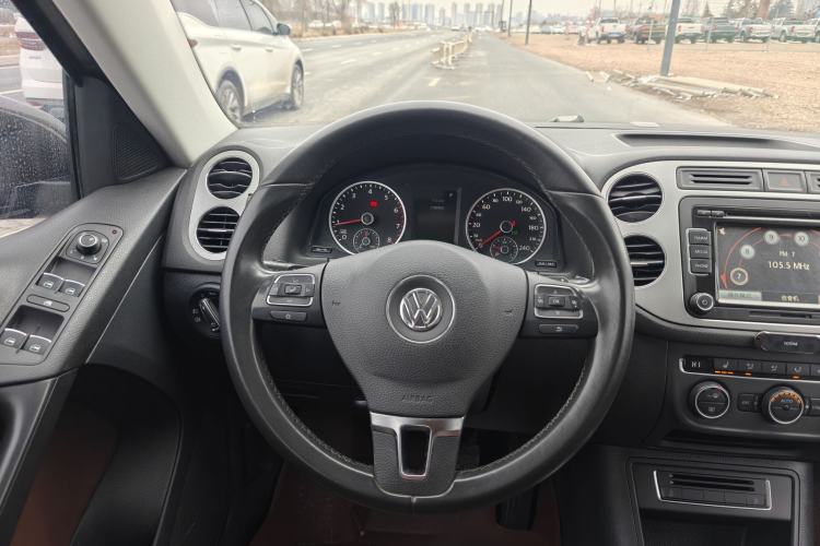 Used Volkswagen Tiguan L 2015 1.8TSI Automatic All-Wheel-Drive Luxury Model