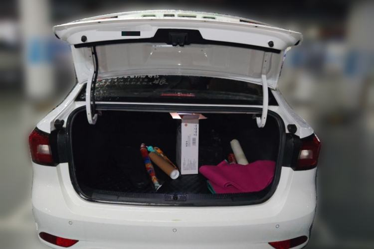 Used Roewe i5 2020 1.5L Automatic 4G Connected Linghao Edition Trunk