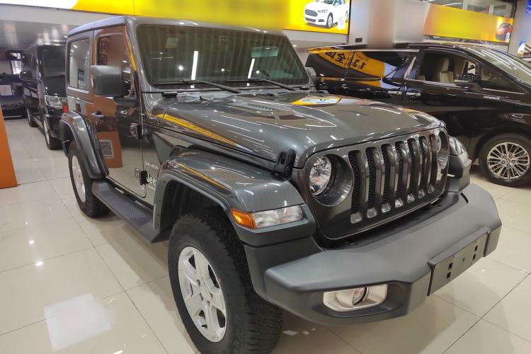 Used Jeep Wrangler 2019 2.0T Sahara Two-Door Version China VI Emission Standard
