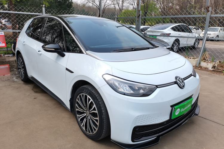 Used Volkswagen ID.3 2023 Upgraded Model Pure Intelligent Enjoyment Version Front Right 45 Deg