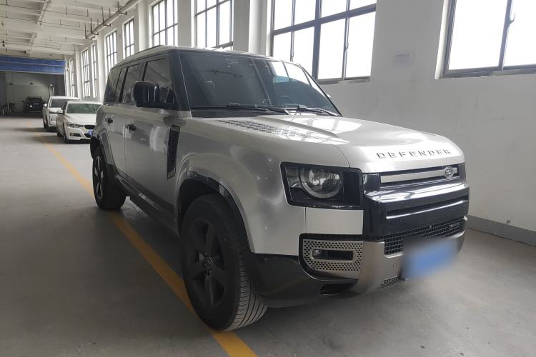 Used Land Rover Defender 2023 Facelift 110 3.0T P400 X-DYNAMIC HSE Front Right 45 Deg