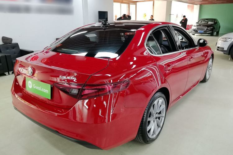 Used Alfa Romeo Giulia 2017 2.0T 200HP Luxury Edition
