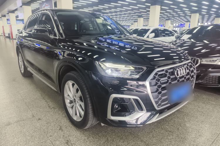 Used Audi Q5L 2022 40T Fashionable and Dynamic Model Front Right 45 Deg