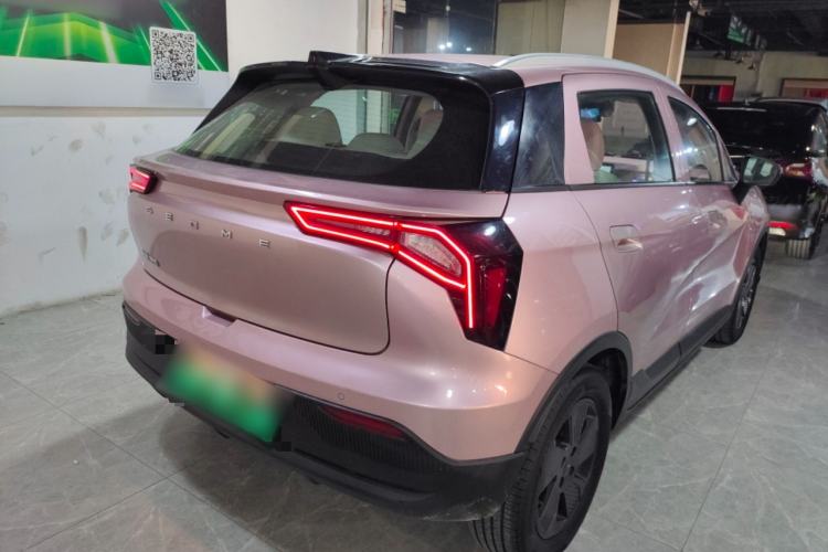 Used Geometry E Firefly 2024 401 km Fluorescent Rear Right 45 Deg