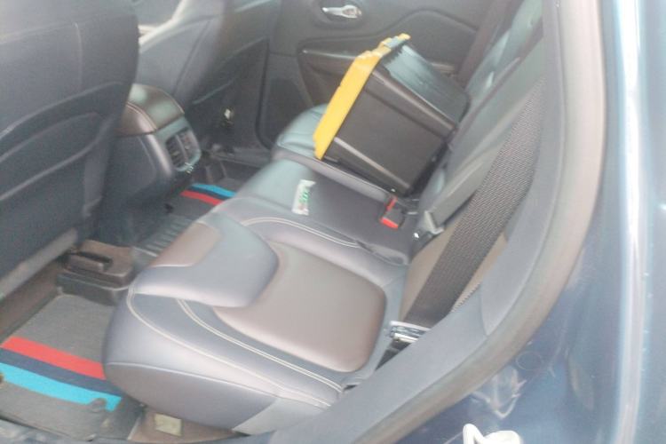 Used Jeep Cherokee 2020 2.0L Two-Wheel Drive Classic Sports Edition