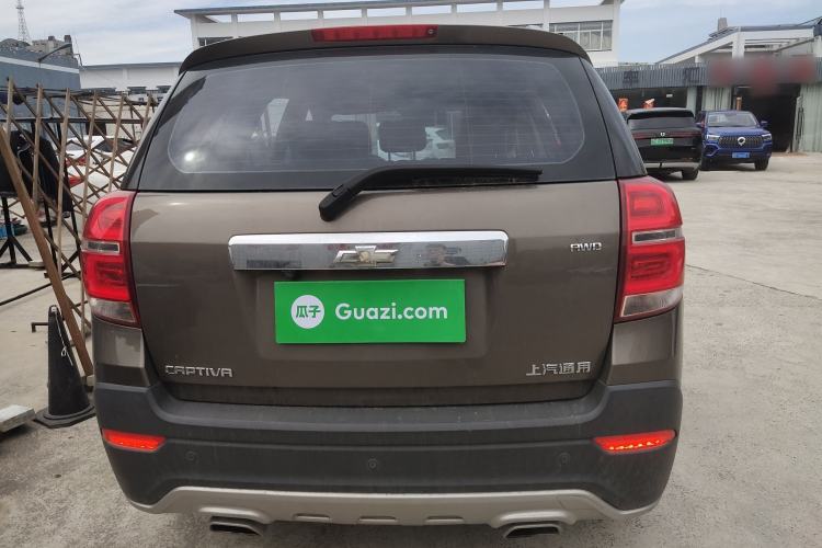 Used Chevrolet Captiva 2017 2.4L 4x4 Flagship Edition 7-Seater
