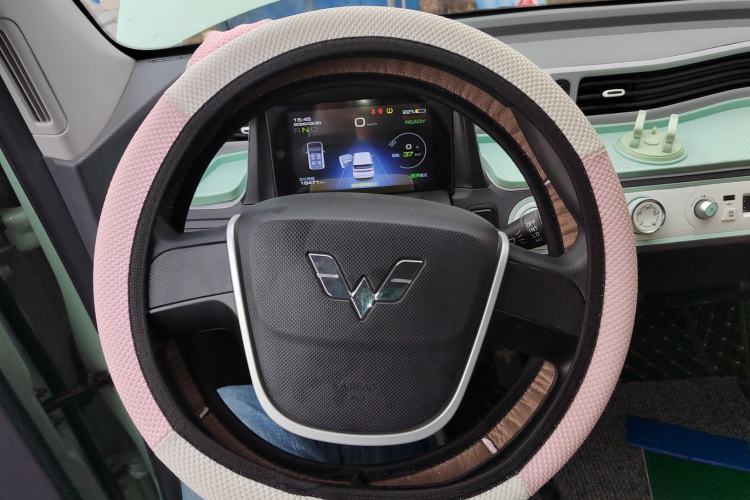 Used Wuling Hongguang MINIEV 2022 Macaron Premium Model – Lithium Iron Phosphate Steering Wheel