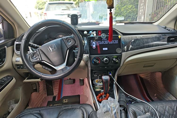 Used Honda Crider 2013 1.8L automatic luxury edition
