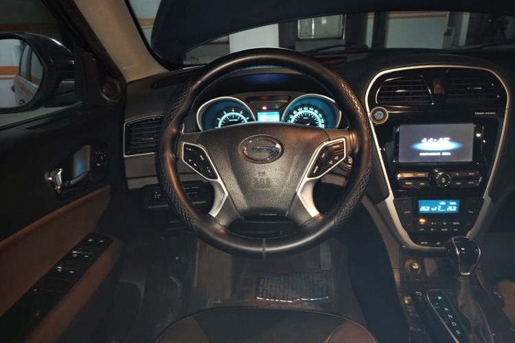 Used GAC Trumpchi GS5 Super 2015 1.8T Automatic Two-Wheel Drive Luxury Navigation Edition
